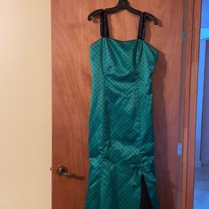 Lenovia Super cute green polka dot evening dress (OLCC)